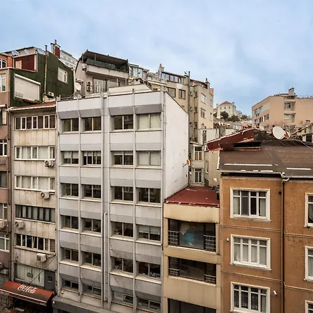 Cihangir Palace 3*