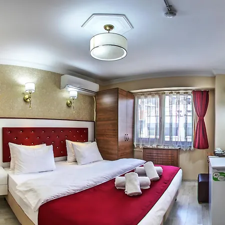 Cihangir Palace 3*