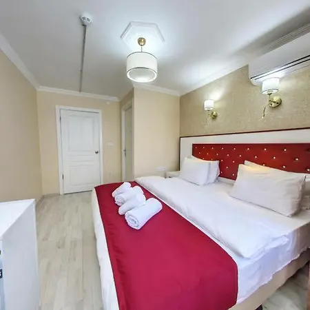 Cihangir Palace 3*