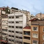 Cihangir Palace 3*