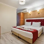 Cihangir Palace 3*